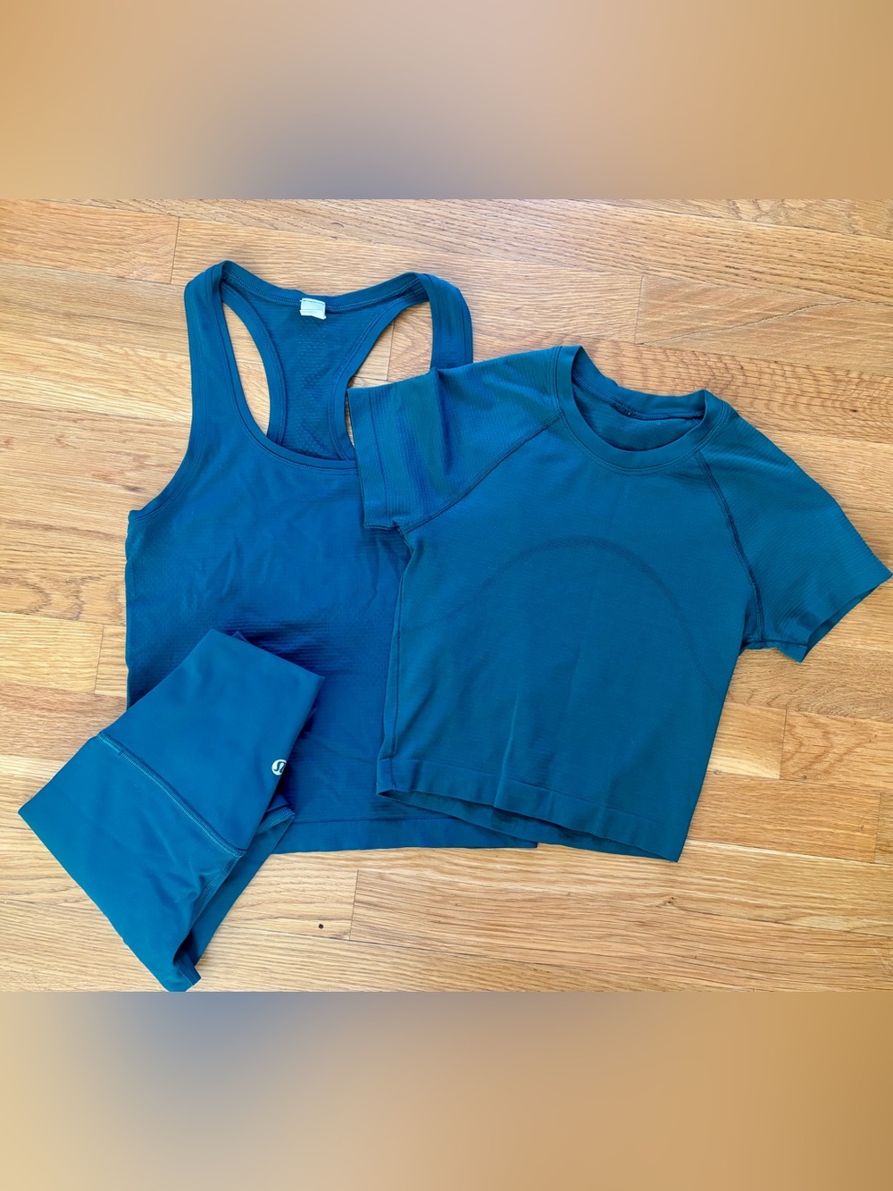 Lululemon set, 3 pieces, storm teal, align leggings sz0 25” & 2 swiftly tops sz2